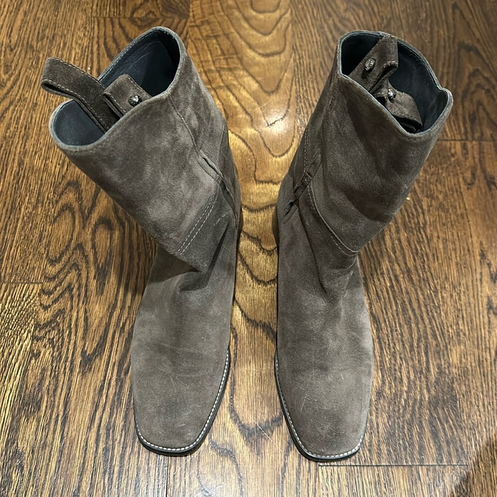 LIKE NEW Stuart Weitzman Suede Western Boots